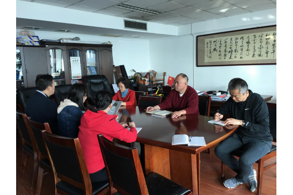 感慨中國奇跡  完善服務(wù)體系